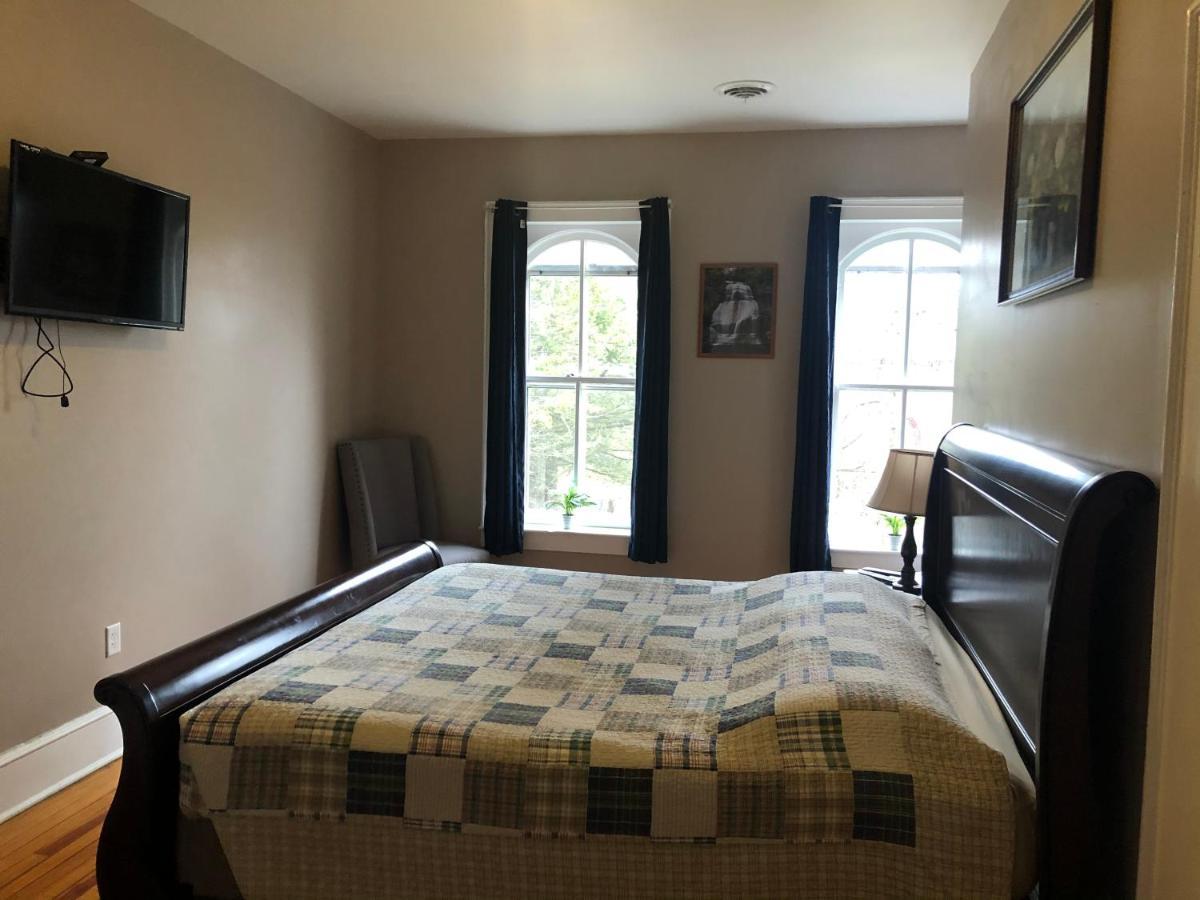 Montour Falls Cook Mansion Bed & Breakfast מראה חיצוני תמונה