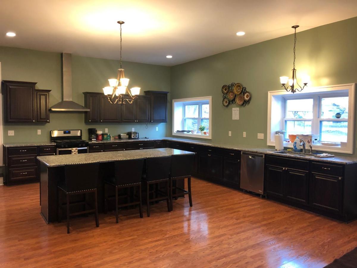 Montour Falls Cook Mansion Bed & Breakfast מראה חיצוני תמונה