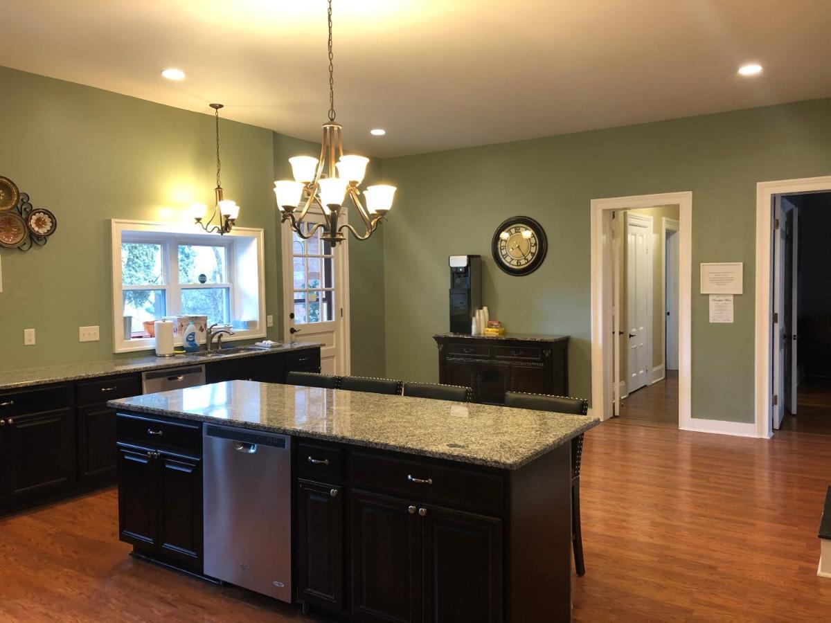 Montour Falls Cook Mansion Bed & Breakfast מראה חיצוני תמונה