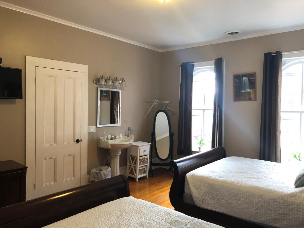 Montour Falls Cook Mansion Bed & Breakfast מראה חיצוני תמונה